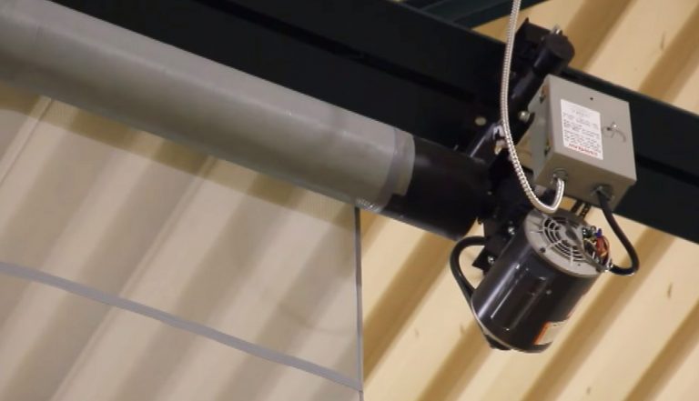 Cortinas separadoras para interior de pabellones deportivos - Cortinas